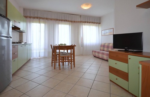 Bibione Apartment | Centrally located apartment just few steps away from the beach