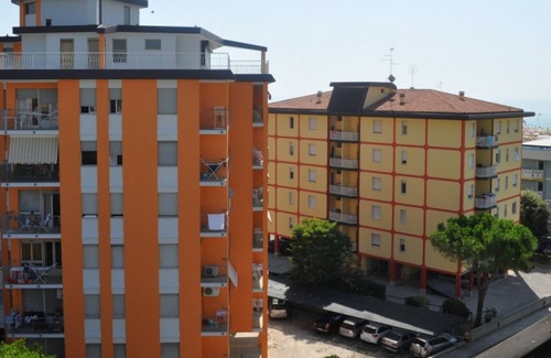 Bibione Apartment | Centrally located apartment just few steps away from the beach
