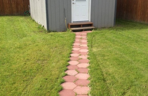 Russian Jack Park House | Centrally located close to downtown with a view of the Chugach mountains.
