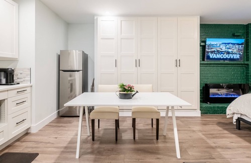 East Side House | Centrally located East Vancouver Studion(In-suite laundry)n