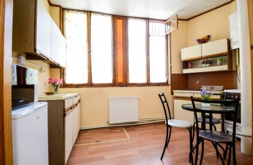 mtatsminda Apartment | Centrally Located Flat with Two bedrooms