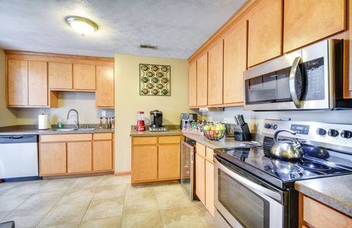 Newport News House | Centrally Located Hampton Home: 6 Mi to Downtown!