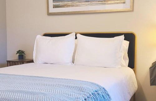 Rogers House | Centrally located in Rogers and Bentonville! -Private Rooms
