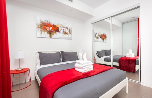 Downtown Toronto Apartment | Centrally Located In The Heart Of Downtown Toronto