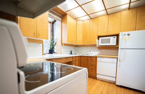 Saskatoon House | Centrally located near the UofS, RUH, JPCH & Synchrotron