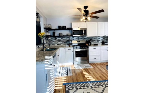 Montrose House | Centrally Located Park Place 018192