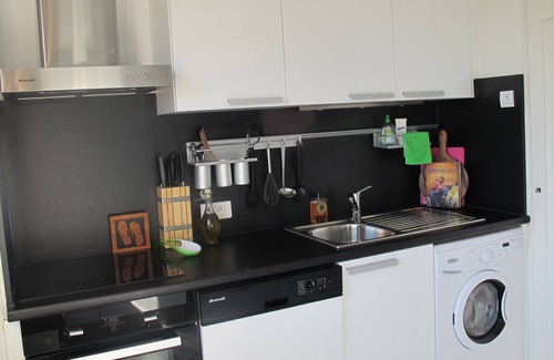 Carnot Apartment | Centrally located quiet apartment with beautiful sea view