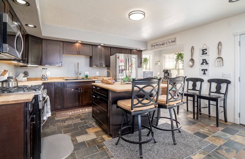 Clarkdale House | Centrally located, spacious home with private en suite, man cave and views!