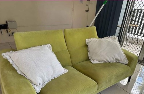 North Ward Apartment | Centrally Located Unit Moments From The Strand