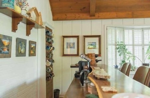 Indianapolis House | Centrally Located Home in Nora