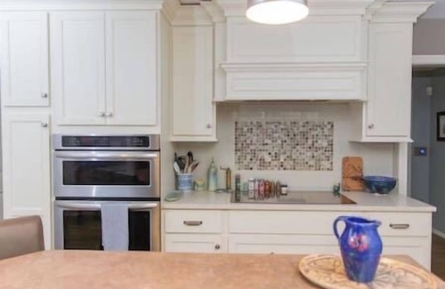 Indianapolis House | Centrally Located Home in Nora