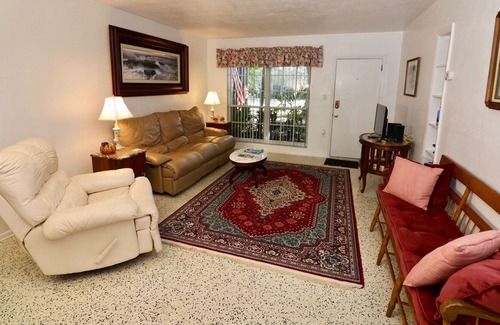 Indialantic By The Sea House | Centrally located, walk/bike to the beach, river, restaurants or Pub