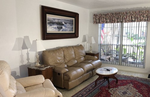 Indialantic By The Sea House | Centrally located, walk/bike to the beach, river, restaurants or Pub