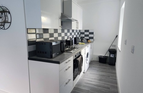 Derby Apartment | Centre Apartment - Sleeps 2 & Roof Top Hot Tub