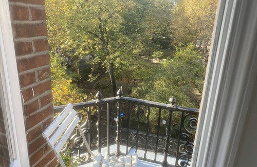 Holborn and Covent Garden Apartment | CENTRE OF LONDON, LOVELY, LIGHT, AIRY FLAT WITH BALCONY