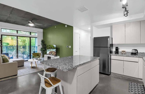 Evans Churchill Apartment | Centric 4BR In HEART of DTPHX Pool+Free Parking