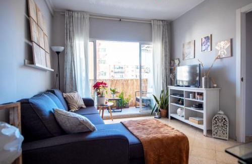 Gamarra House | Centric room in a cozy apartment