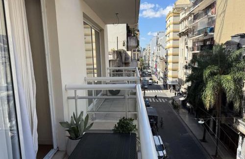 San Nicolas Apartment | Centro, amplio, cómodo, luminoso, balcón, WiFi