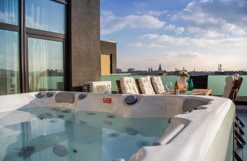 Csarnok negyed Apartment | Centropolitan Penthouse I Jacuzzi I FreeParking I SelfCheckIn