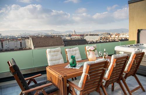 Csarnok negyed Apartment | Centropolitan Penthouse I Jacuzzi I FreeParking I SelfCheckIn