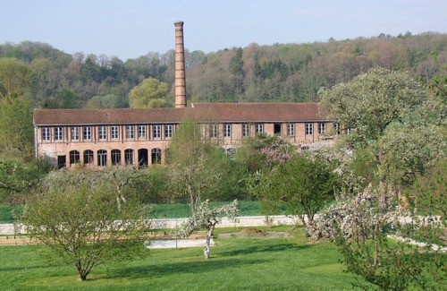 Nod-sur-Seine Villa | Ceramics, place of relaxation and history (s) .