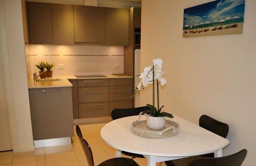 Blueys Beach House | Cerulean Blue Combo, 5 bedrooms *Sleeps 12* walk to cafes and beach