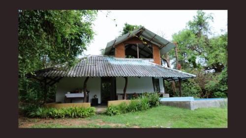 Dambulla Cabin | CES Field Base