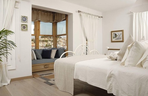 Cesme Hotel | Cesme Marina Konukevi