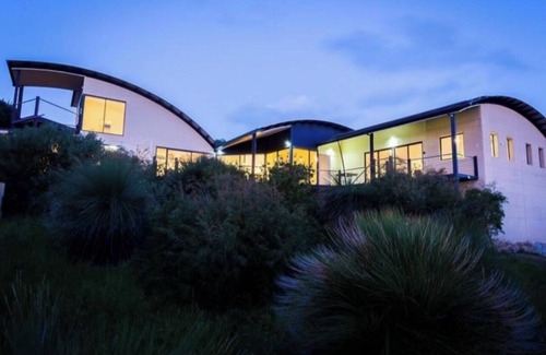 Gnarabup Apartment | Cevue Sunsets is a beautiful apartment with breathtaking ocean views.