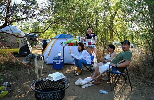 Pinehurst RV Rental | CG03: Medium 30X40 ft. Campsite/Shower - Kings Canyon & Sequoia NP