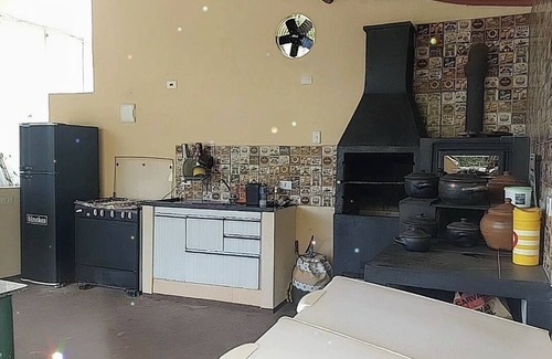 Igarata House | Chácara Aconchegante em Igaratá com Piscina Adulto e Infantil,wi-fi e Muito Mais