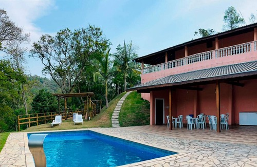 Santa Isabel House | Chácara com piscina e churrasq em Santa Isabel/SP