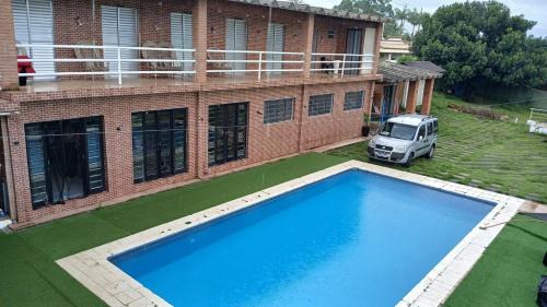 Ibiuna House | Chácara Ibiuna 9 Qts , Condominio, Pesqueiro, 27 pessoas