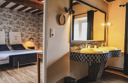 Hebecrevon Hotel | Château de la Roque