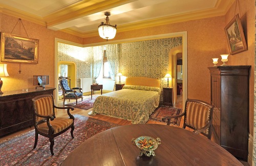 Vollore-Ville Bed & Breakfast | Château de Vollore