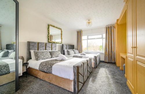 Batley House | -CH- Stylish & Relaxed Stay,Free Parking,Free WiFi