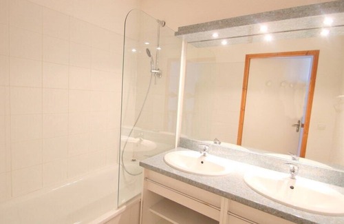 Puy-Saint-Vincent House | CH33PAE - TRIPLEX CHALET 4 BEDROOM, TERRACE AND BALCONY