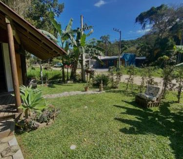 Bombinhas Ski Chalet | Chalé cabana da mata