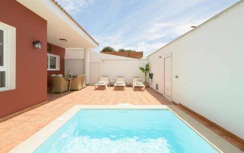 Telde Villa | Chalé con piscina junto a la playa