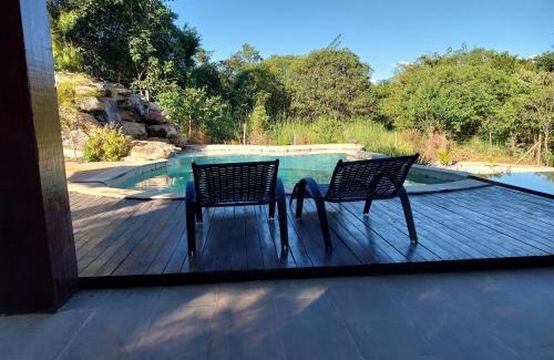 Jaboticatubas Hotel | Chalé defronte Lagoa na Serra do Cipó próximo a Cachoeira Grande, Cachoeira do Pedrão e Cachoeira Véu da Noiva