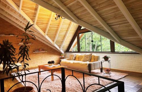 Cunha Ski Chalet | Chalé Hortênsia com roupas de cama e banho internet de alta velocidade smart tv lareiras decks jardim cozinha equipada estacionamento privativo floresta relaxamento descanso e silêncio no campo