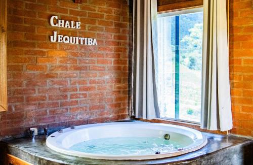 Sao Bento do Sapucai Ski Chalet | Chalé Jequitiba, hidro, lareira, natureza, Sul de Minas