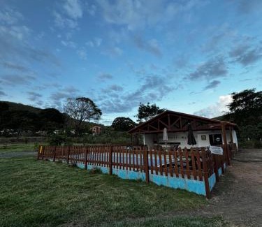 Palmeiras House | Chalé Quartzo no Recanto Diamantina entre Palmeiras e Capão