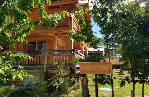 Saint-Chaffrey Ski Chalet | Chalet Le Chamois at the foot of the slopes