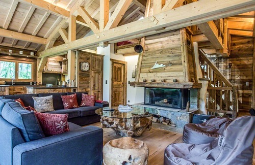 Chamonix-Mont-Blanc Ski Chalet | Chal'Heureux + ANNEXE - 18 guests in 8 bedrooms ultimate comfort and elegance