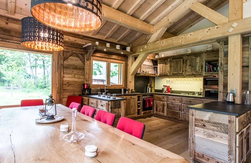 Chamonix-Mont-Blanc Ski Chalet | Chal'Heureux + ANNEXE - 18 guests in 8 bedrooms ultimate comfort and elegance