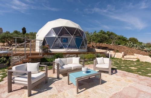 Castellammare del Golfo Villa | Chalet 'Dome On The Hill with Jacuzzi' with Sea View, Wi-Fi and Air Conditioning