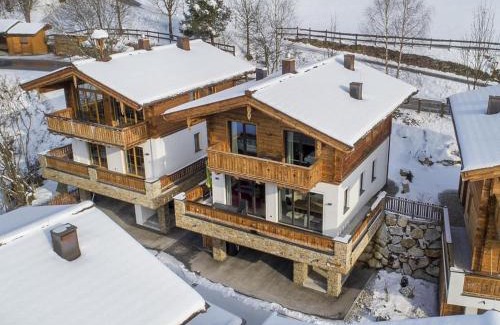 Schonbach Ski Chalet | Chalet in Neukirchen near Slopes