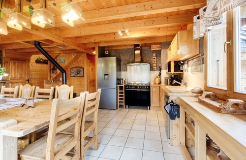 La Toussuire Ski Chalet | Chalet 'Le Jardin D'hiver' with Mountain View, Private Terrace and Wi-Fi