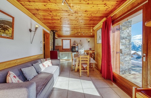 La Toussuire Ski Chalet | Chalet l’Hermine - Three Bedroom Chalet, Sleeps 8